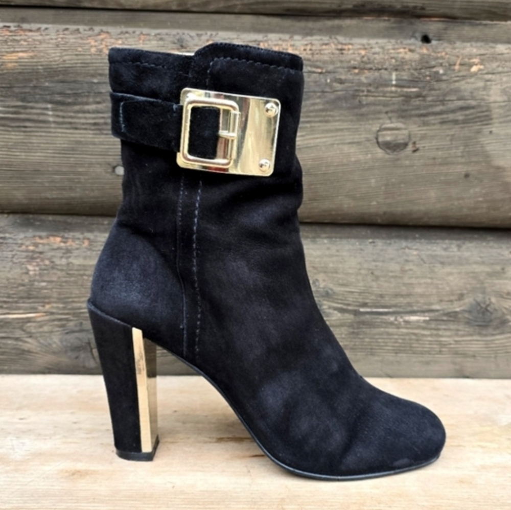 Nine West Jeanie Y2K Office Siren Revival Suede Gold Buckle Block Heel Bootie 7M